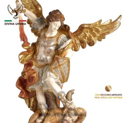 Statua San Michele Arcangelo in legno finitura oro zecchino antichizzata
