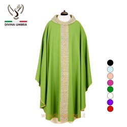 Green chasuble out of pure wool fabric