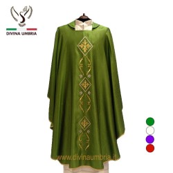 Embroidered green chasuble out of wool