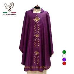 Embroidered purple chasuble out of wool