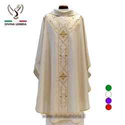 Embroidered white chasuble with gold thread